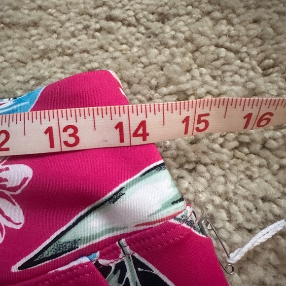 NWT Tommy Bahama Active Magenta Flora Golf Skort sz Small (227 & 245) - Picture 8 of 16
